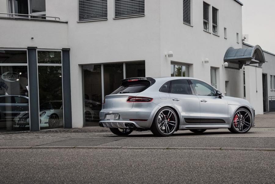  Porsche Macan Turbo by TechArt 2015 года  (фото 2 из 12)